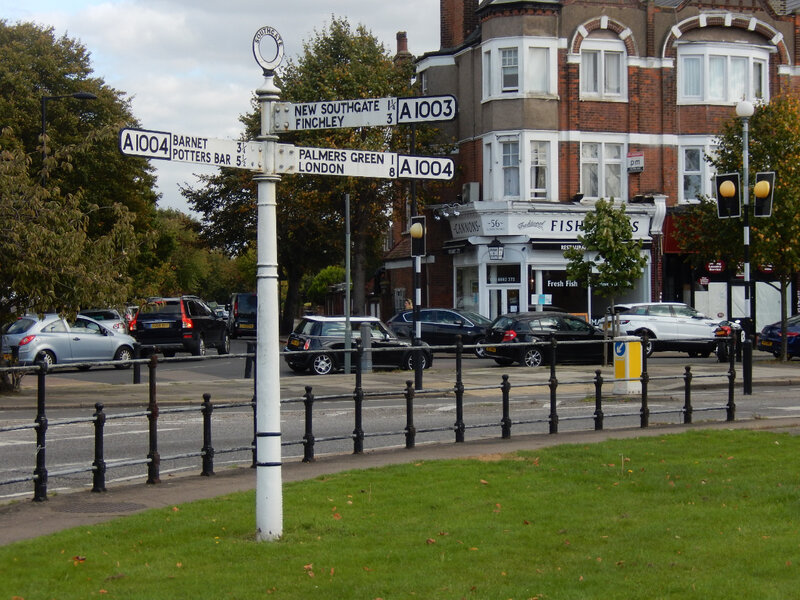 Southgate Green
commons.wikimedia.org/wiki/File:Southgate_Green_-_geograph.org.uk_-_5560735.