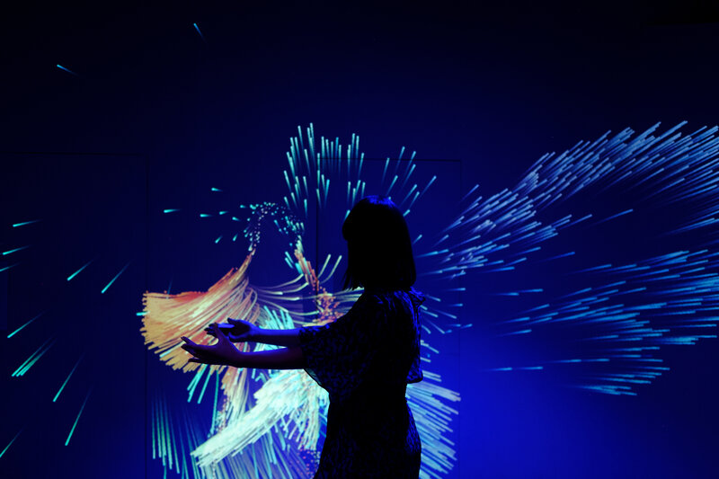 Kinetic projection mapping and body tracking at Flux Innovation Lounge