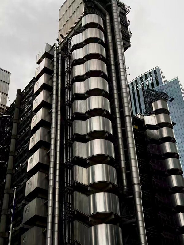 The Lloyds Building, by iwendysss