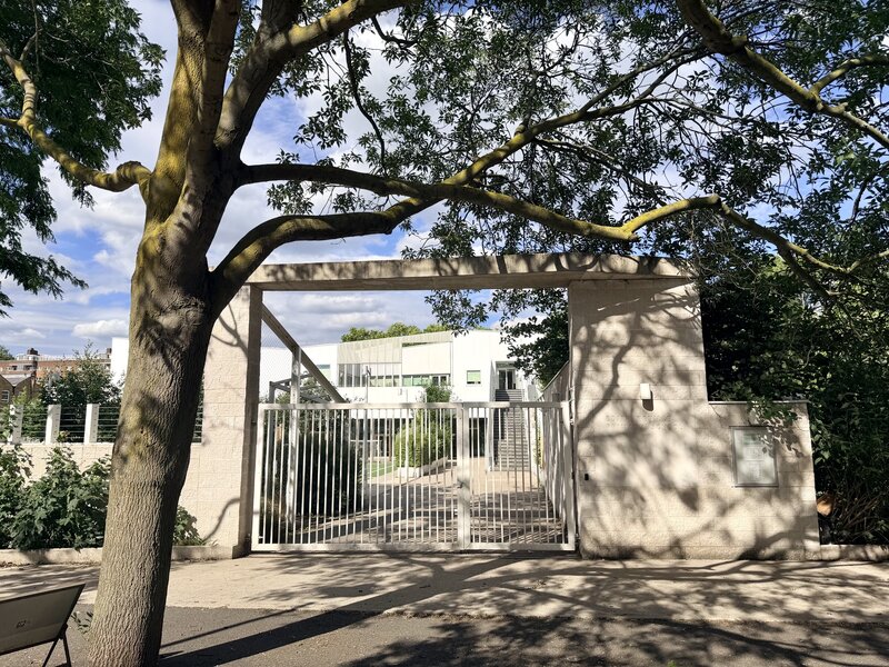 Edith Neville Primary School, Somers Town. 
Photo @meetmrlondoner.