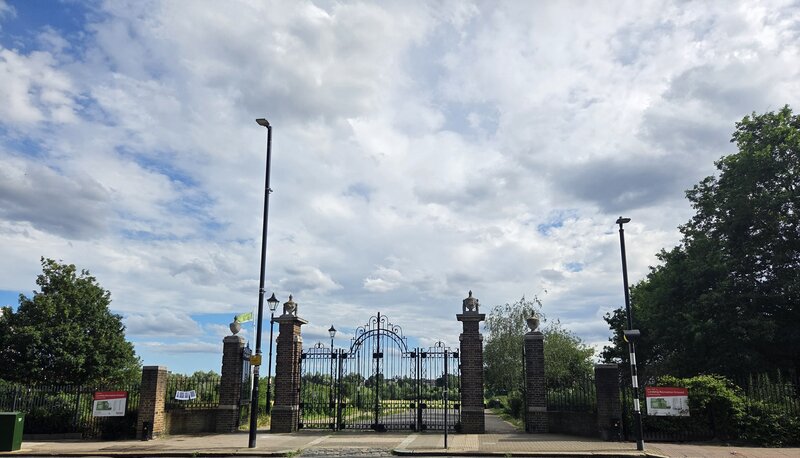 Lordship Recreation Ground, Main Entrance on Lordship Lane