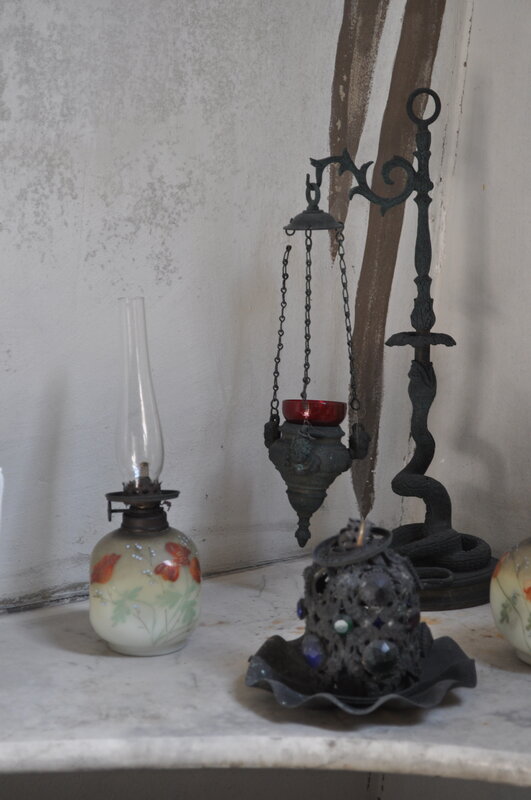 Objects inside the mausoleum