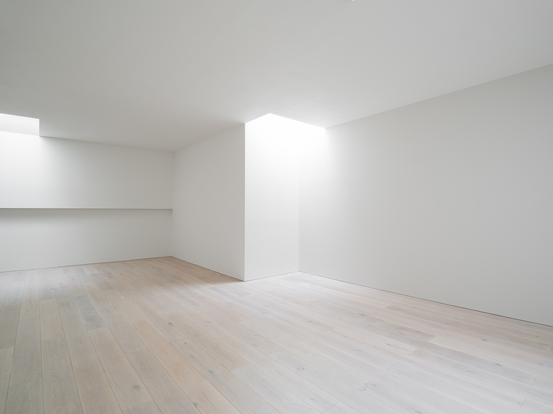 Studio 2 is uniquely designed to play with light and architecture with three skylights